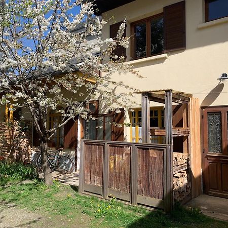 Charmant Appartement Sur Cour, Le Cerisier Bagnères-de-Bigorre Exterior foto