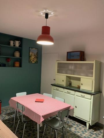 Charmant Appartement Sur Cour, Le Cerisier Bagnères-de-Bigorre Exterior foto